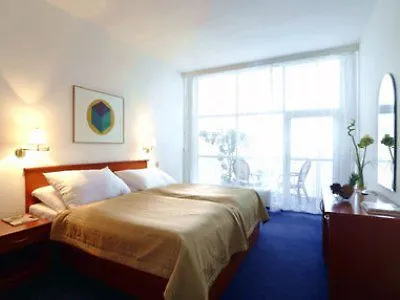 פראג Axa Hotel