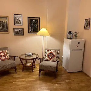 Karlova Konukevi